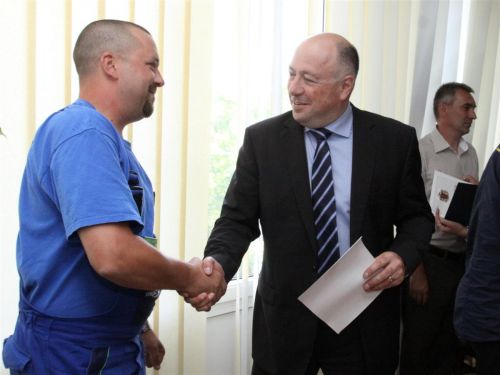 arvizi_vedekezok_kriza_akos_130612_ja_10.jpg