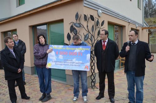auchan_szimbiozis_alapitvany_adomanyatadas_0312_fkcs_6.jpg
