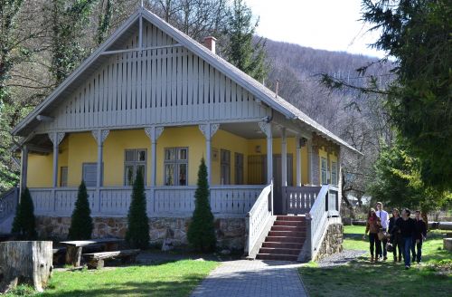 hermanottoemlekhaz_140317_vcs_2.jpg
