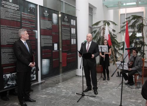 katyn_kiallitas_140225_ja_13.jpg