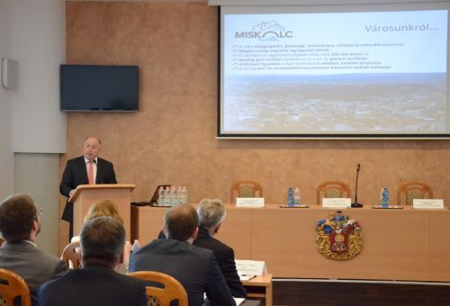 kiemelt_fejl_konf_140527_fkcs_10.jpg