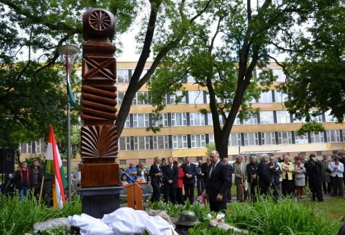kopjafa_avatas_doni_130526_fkcs_10.jpg