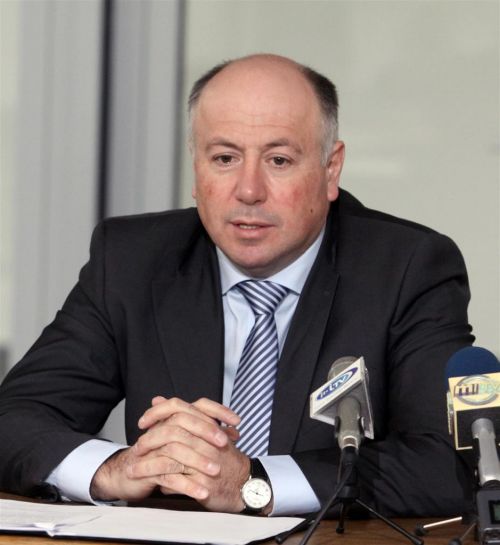 kriza_akos_130409_ja.jpg