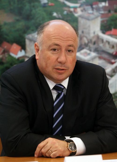 kriza_akos_130508_ja_1.jpg