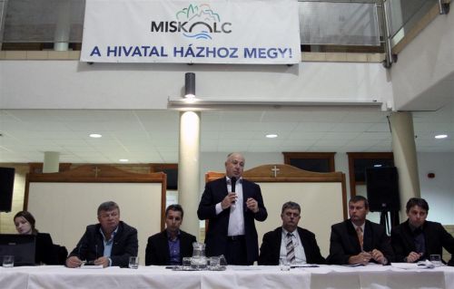 lakossagi_forum_131127_ja_21.jpg