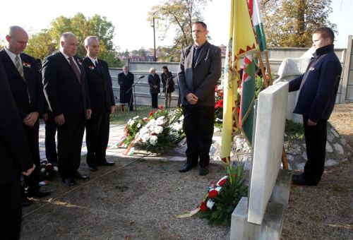 megemlekezes_hosok_temetoje_121023_ja_36.jpg