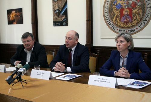 miskolcnak_epitunk_130227_ja_2.jpg