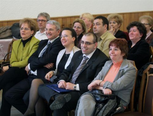 podiumbeszelgetes_kriza_akossal_130410_ja_12.jpg