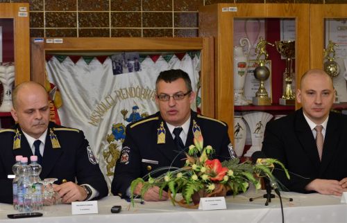 rendorievertekelo_140227_vcs_2.jpg