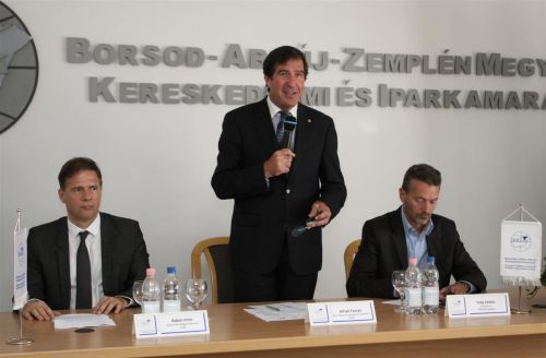 szechenyi_kartya_bokik_130617_ja_2.jpg