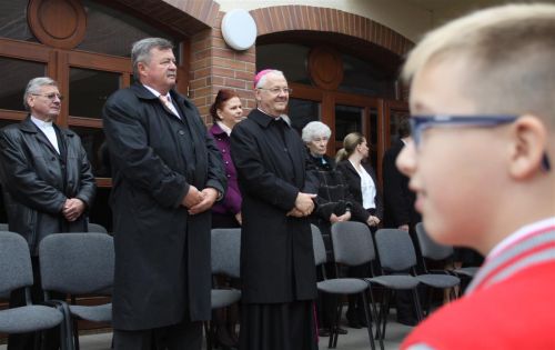 szent_imre_iskola_sportpalya_aldas_131022_ja.jpg