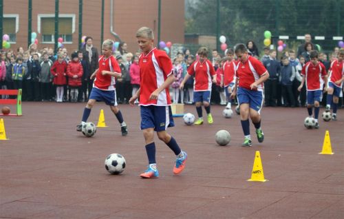 szent_imre_iskola_sportpalya_aldas_131022_ja_25.jpg